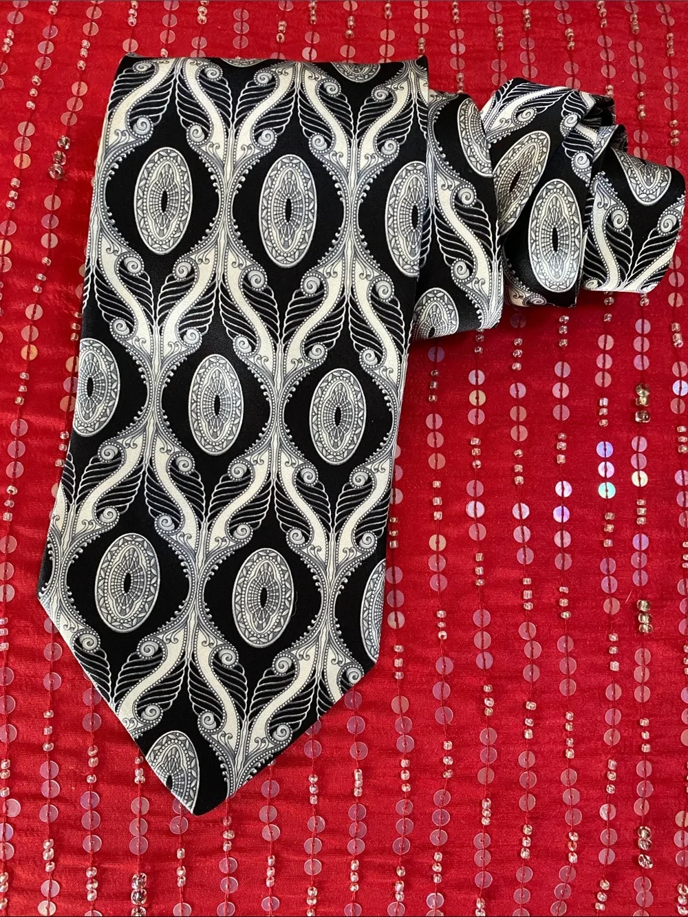 💯 Silk Hand Made In Italy 🇮🇹 Stunning Black White Versace Style Print Rare Tie